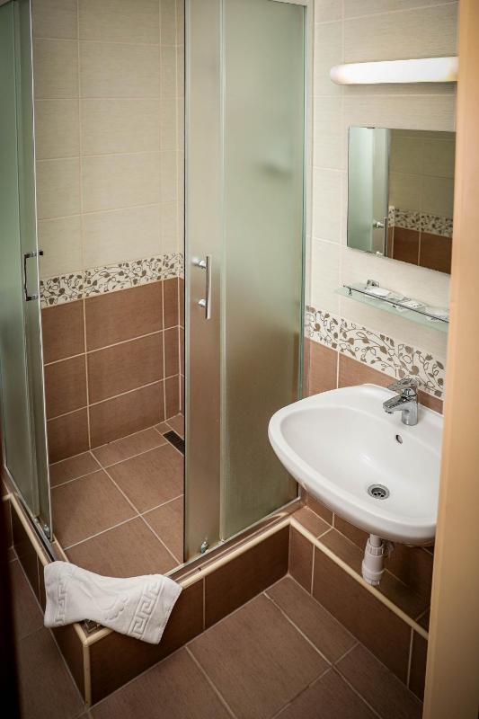 Budget Double Room image 2