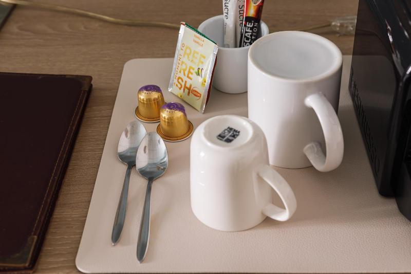 Double or Twin Room with Balcony image 4