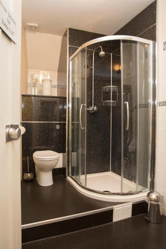 Double Room with Shared Shower Room image 2