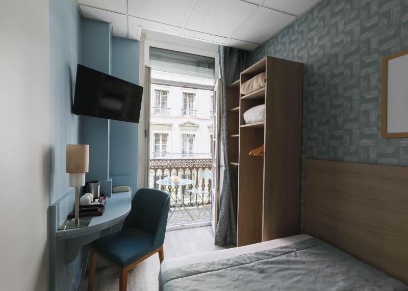 Classic Double Room image 1