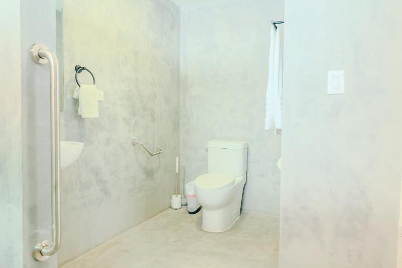 5BR House with Pool and King Beds in Punta Paitilla - image 12