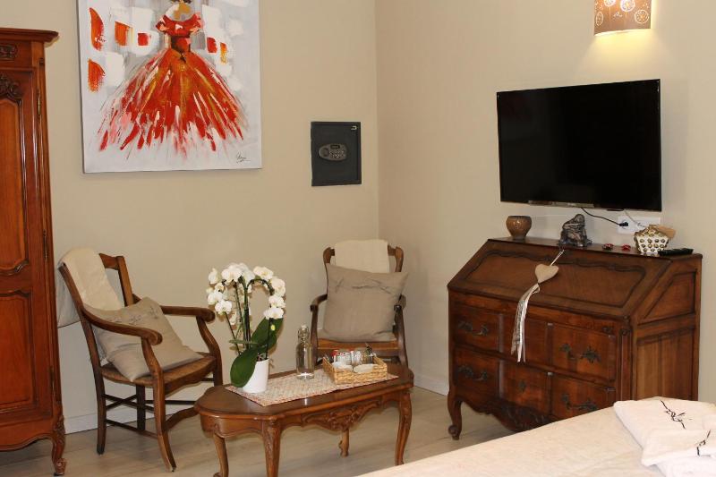 Junior Suite with Garden View image 3
