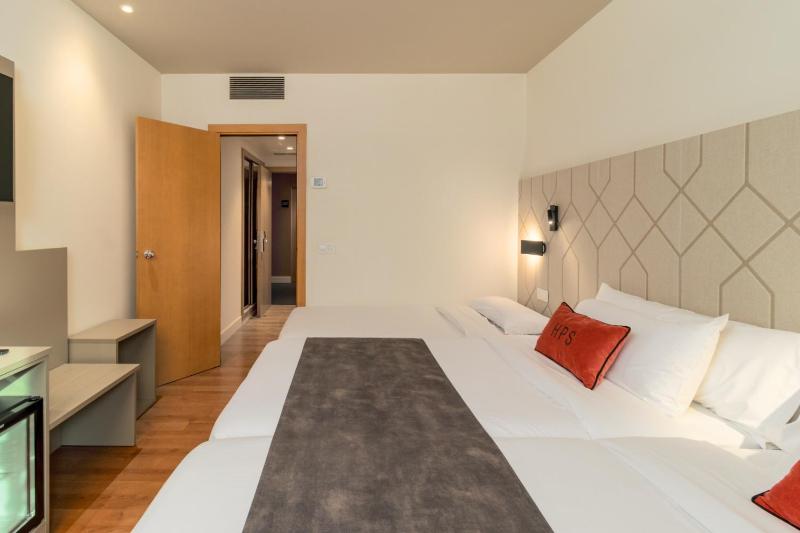 Double or Twin Room with Extra Bed image 1