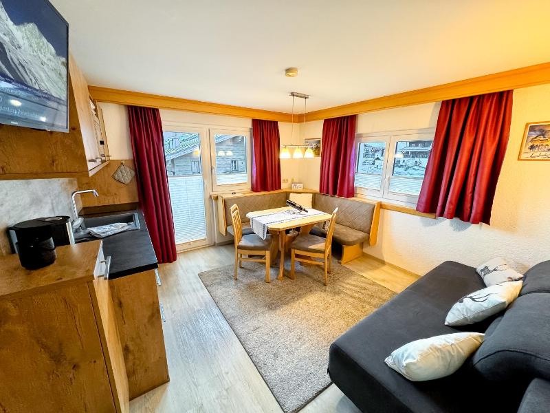  One-Bedroom Apartment with Balcony - First Floor image 4