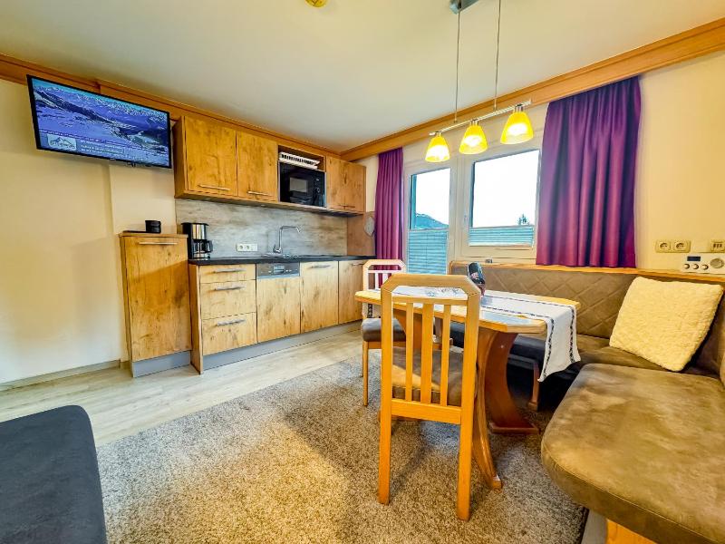  One-Bedroom Apartment with Balcony - First Floor image 3