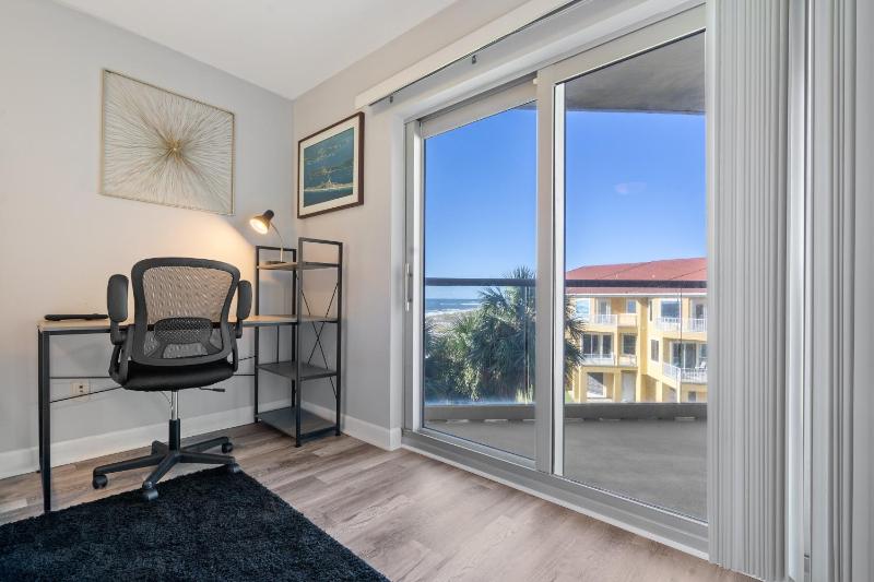 Regency Towers Unit 406W - image 6