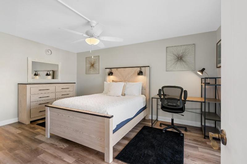 Regency Towers Unit 406W - image 48