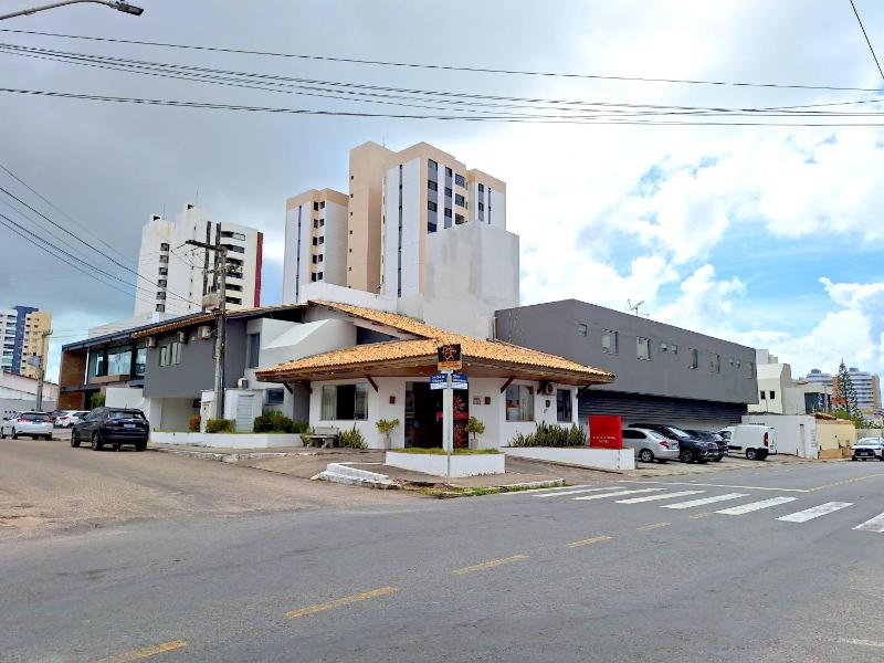 Alto da Praia Hotel - image 1