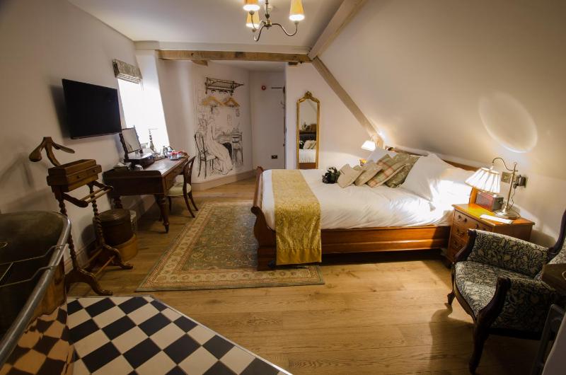 Large Double Room image 2