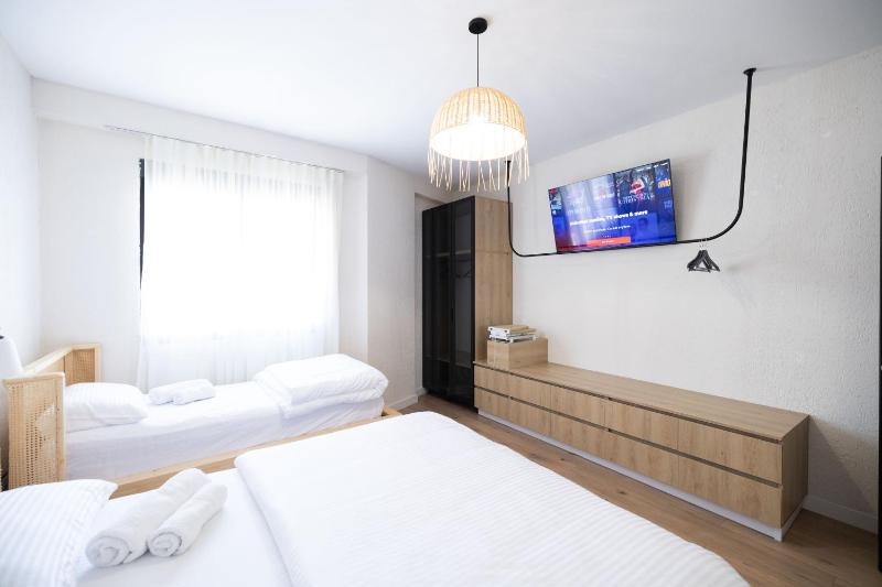 Boho Central Apartment - image 8