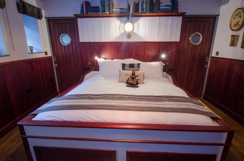 Double Room image 2