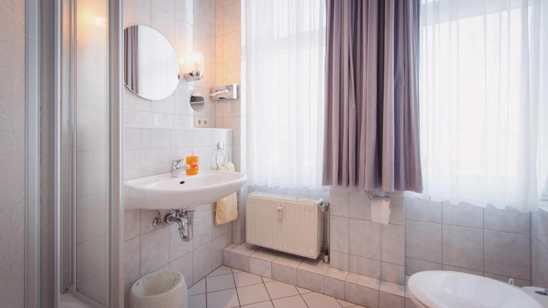 Double Room image 2