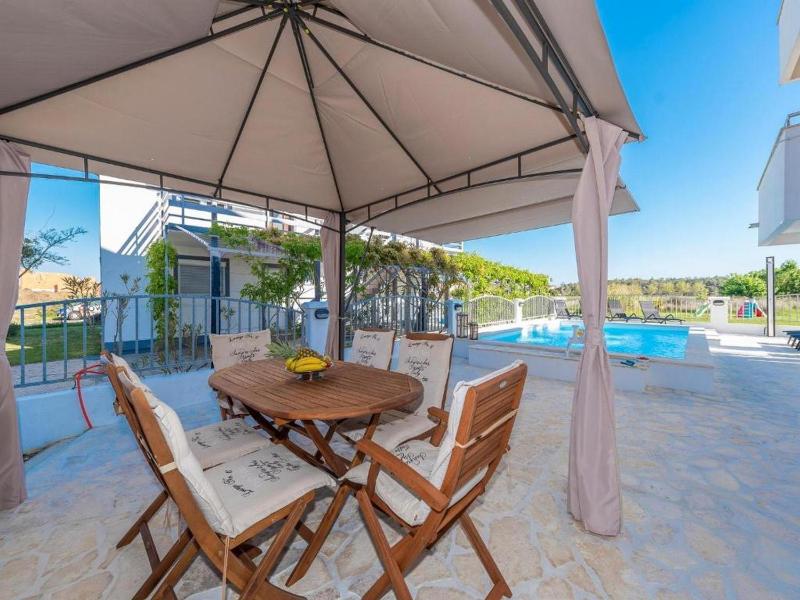 Family friendly house with a swimming pool Privlaka Zadar - 23642 - image 8