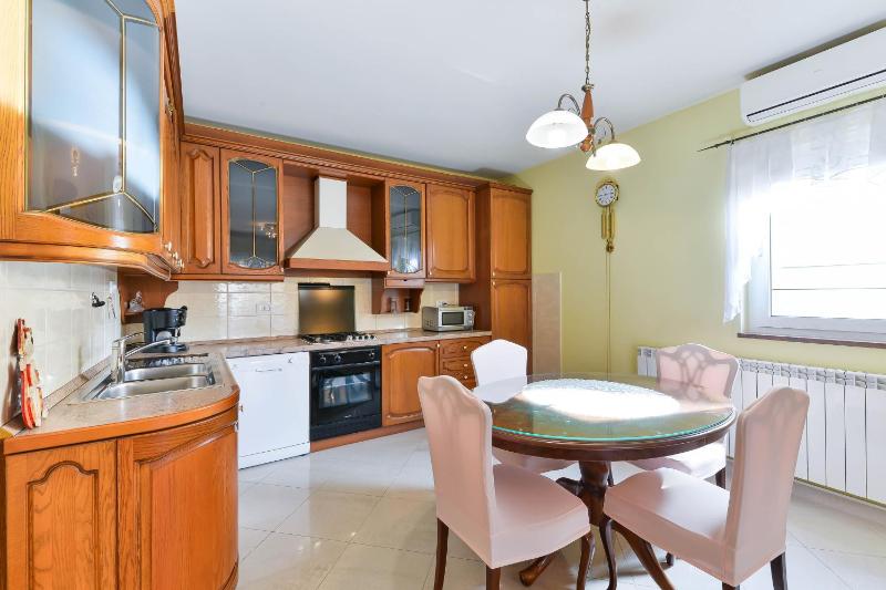 Family-friendly apartments with swimming pool Zadar - 23646 - image 24