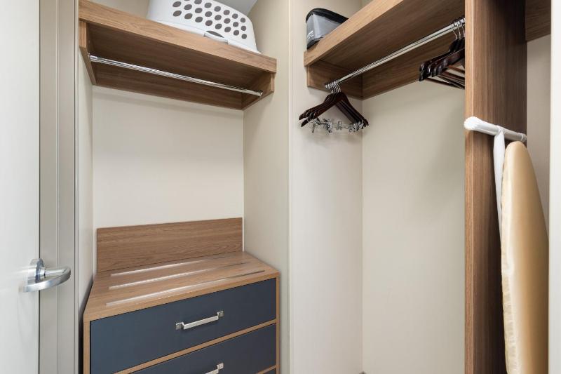 King Studio Suite image 3