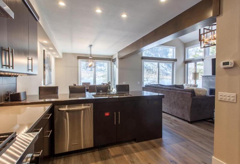 Three-Bedroom Holiday Home  image 2