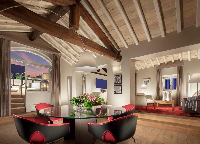 Penthouse Suite (4 adults) image 1