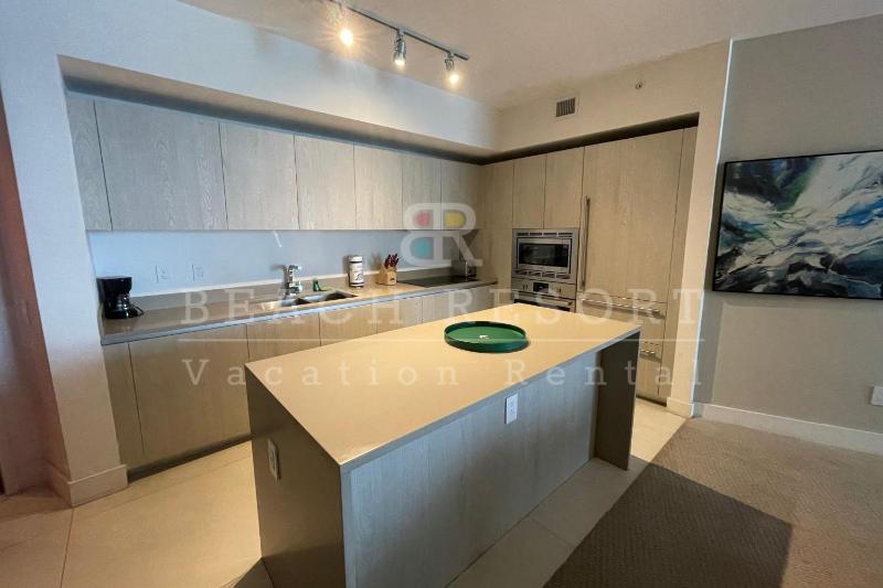 One-Bedroom Apartment image 3