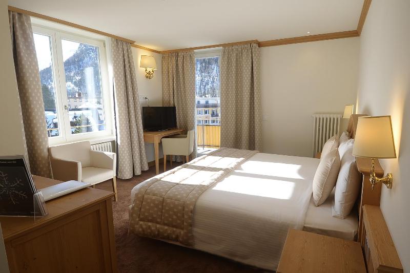 Deluxe Double Room image 2