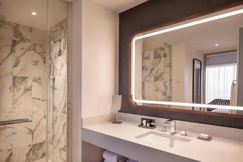 Caesars Republic Scottsdale a Hilton Hotel - image 32