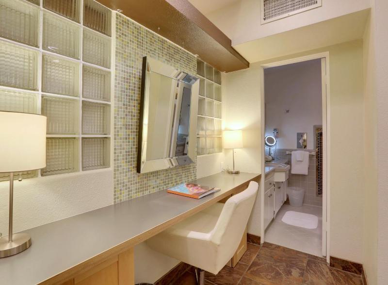VIP King Suite image 2