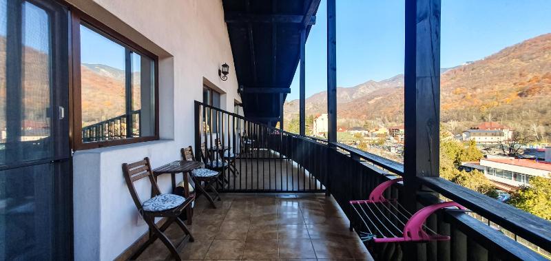 Triple Room with Balcony image 2