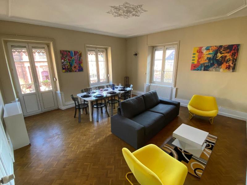 Four-Bedroom Apartment with Balcony  image 1