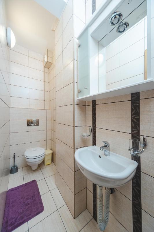 Apartment (4 Adults) image 1