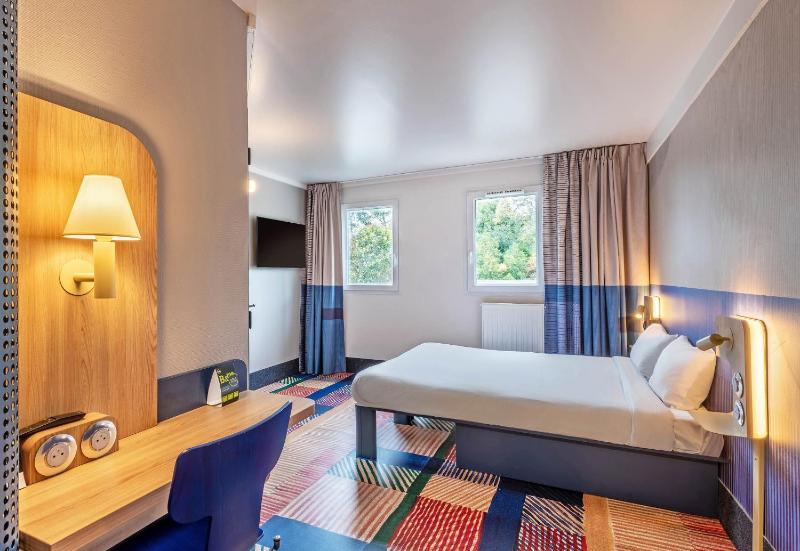 Double Room image 4