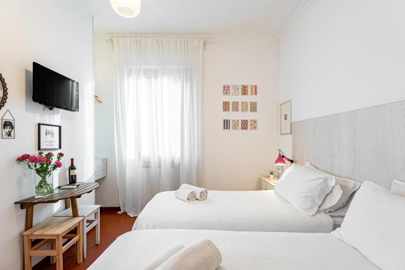 Double or Twin Room with Private Bathroom image 4