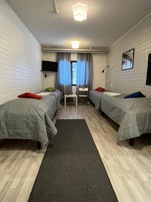 Quadruple Room with Shared Bathroom image 1