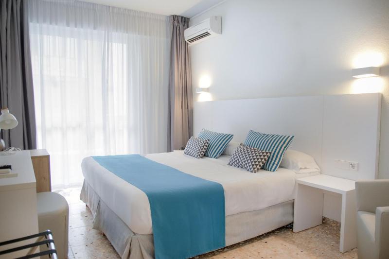 Double Room image 1