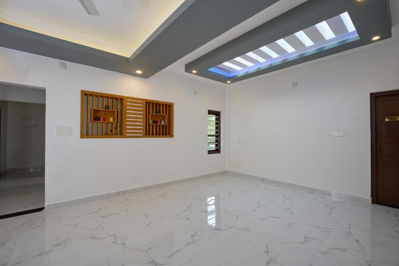 Venice Rosedale - image 13