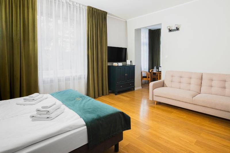 Deluxe Family Room image 1