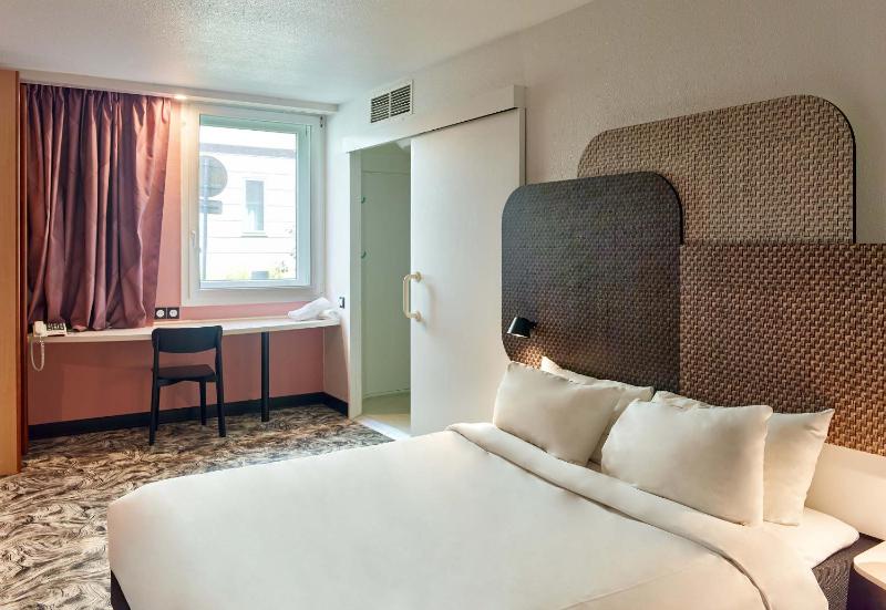 Double Room - Disability Access image 1