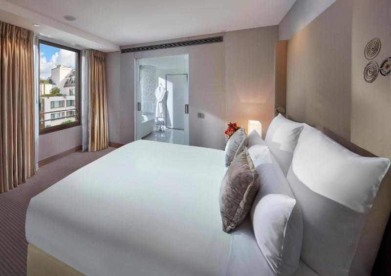 Couture Suite image 3