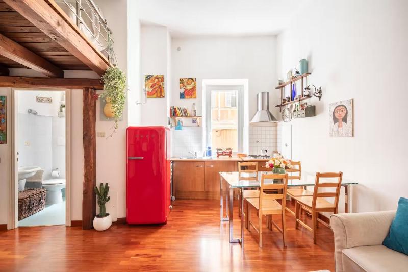 One-Bedroom Apartment image 4