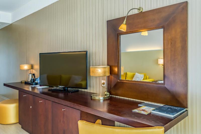 Deluxe Double Room image 1