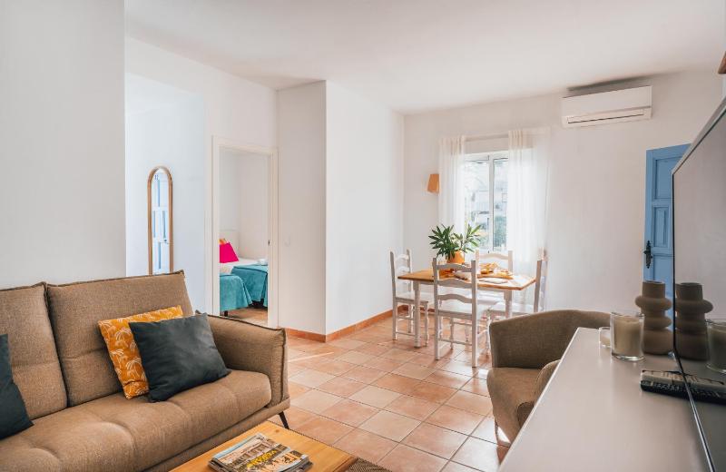 Three-Bedroom Apartment with Terrace image 3