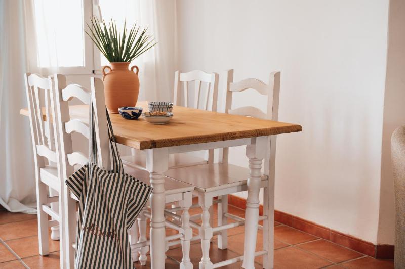 Three-Bedroom Apartment with Terrace image 4