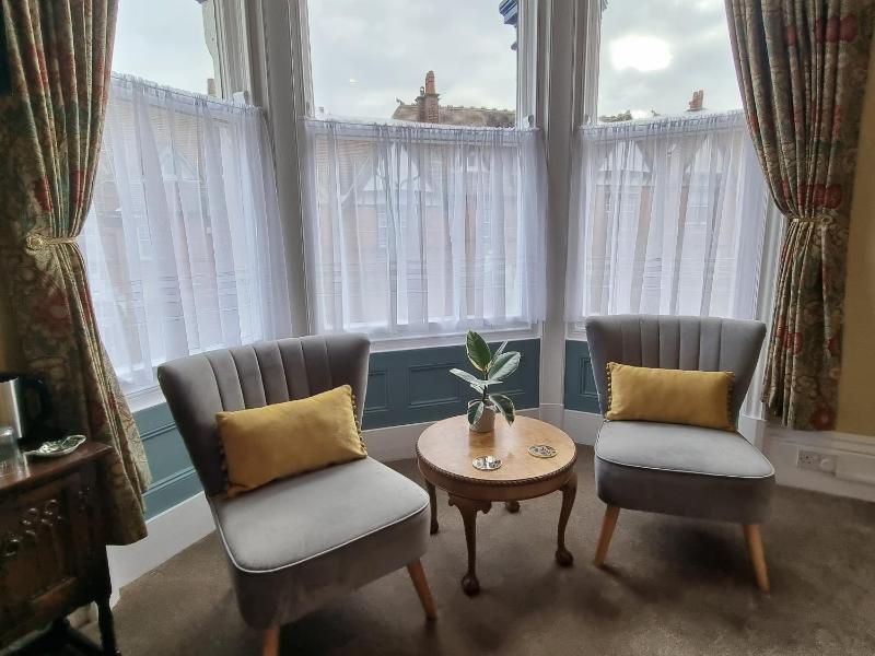 Deluxe Double Room image 3