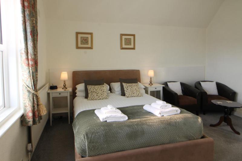Deluxe Double Room image 2