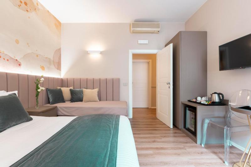 Comfort Triple Room image 4