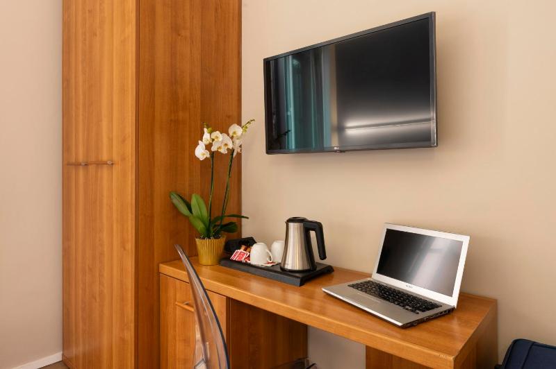 Single Room image 3