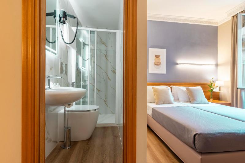 Double or Twin Room image 3