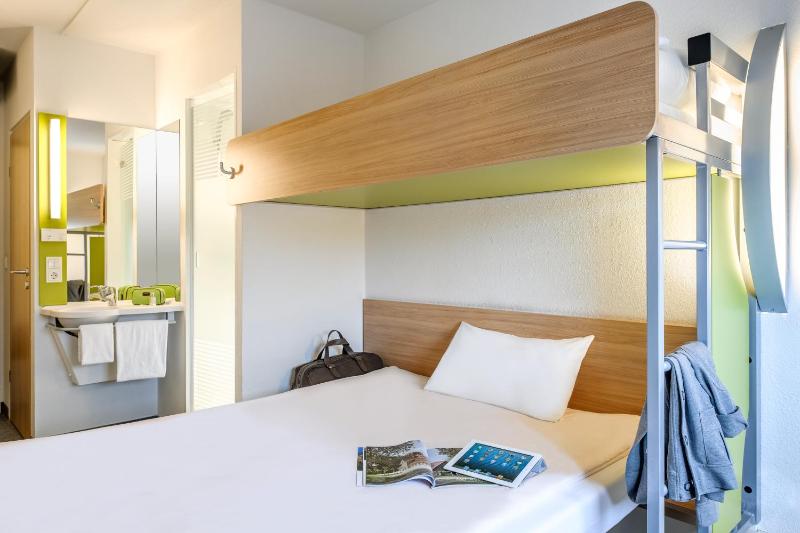 Standard Room image 2