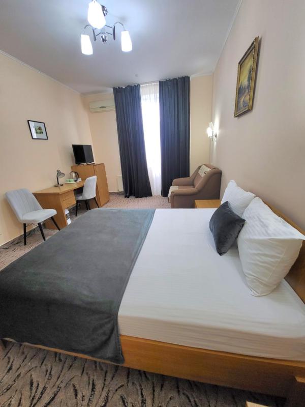 Standard Single Room image 3