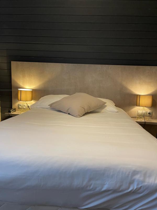 Double Room image 4