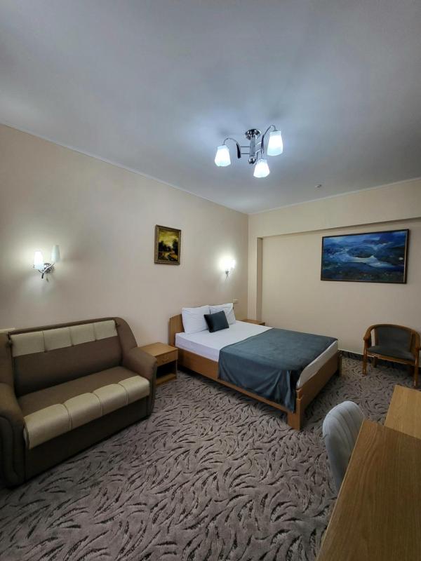 Standard Single Room image 4