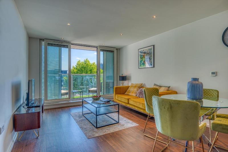 Two-Bedroom Apartment with Balcony image 1